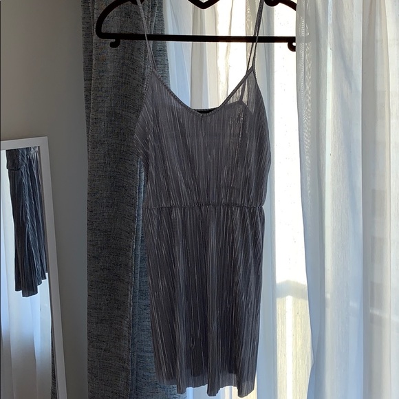 Silver flowy mini dress - Picture 2 of 4